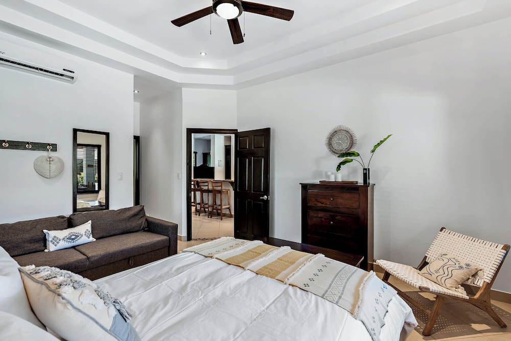 Stylish Home with Chic Decor, Luxury Amenities & Tropical Outdoor Oasis with Sparkling Private Pool