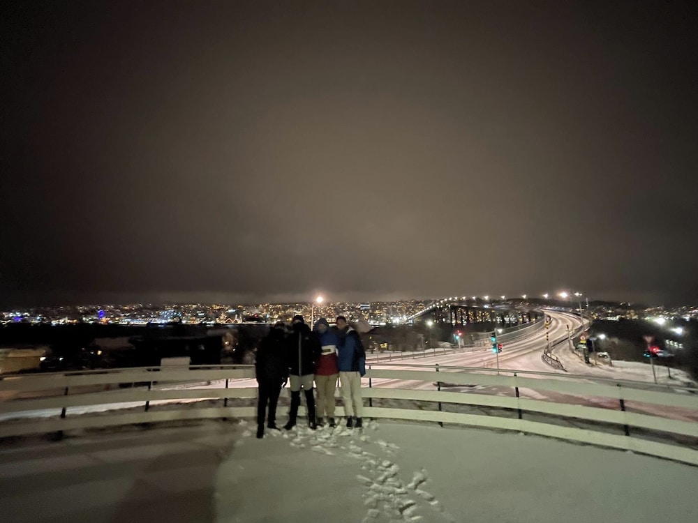 Arctic Skyview Retreat in Tromso - With Parking