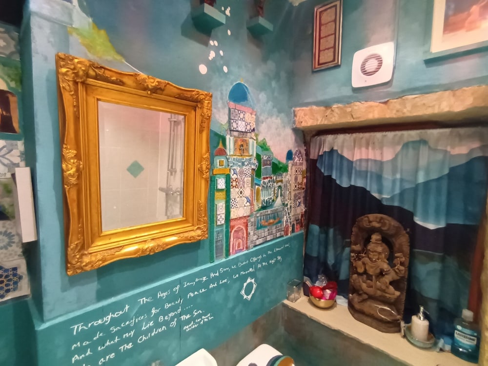 Eclectic Artists Cottage in Bohemian Hebden Bridge view 2