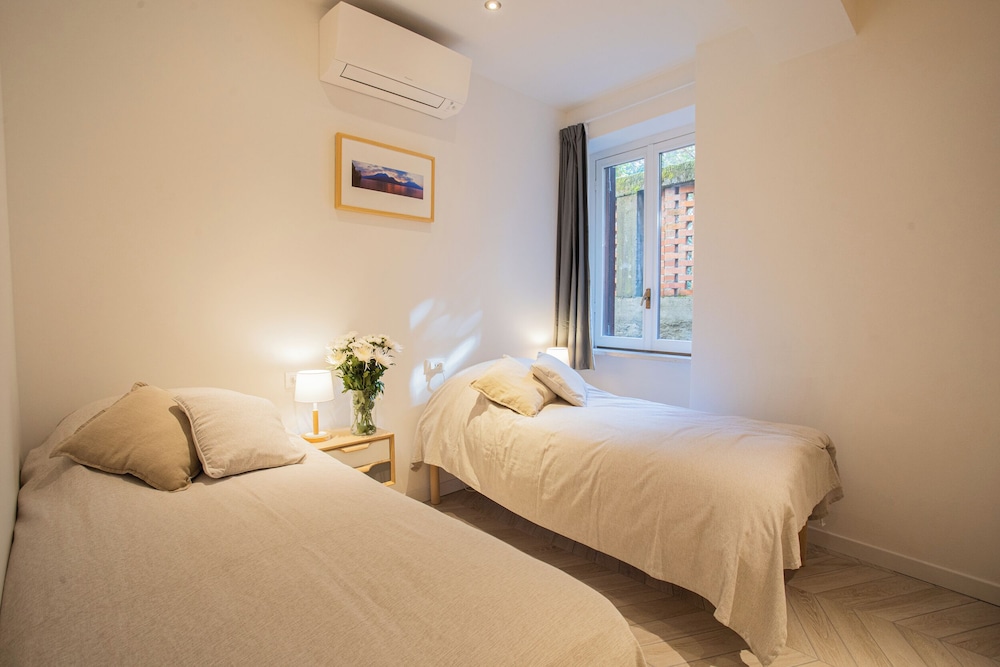 Your Private Harbour Nearby George Clooney by Rent all Como