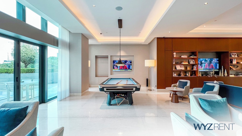 Posh 2 BR in Address Opera Mall Access