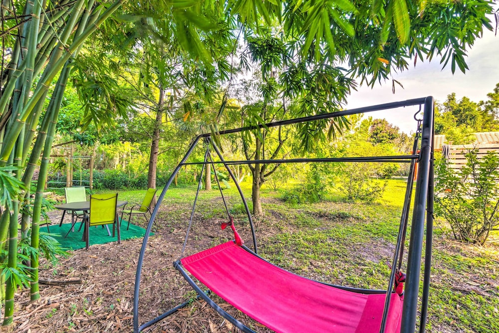 North Port Garden Home: Florida Room, Lanai!