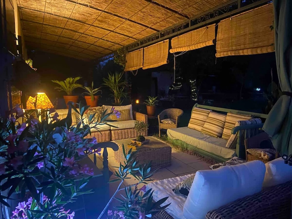Large Air-conditioned Villa in Arles