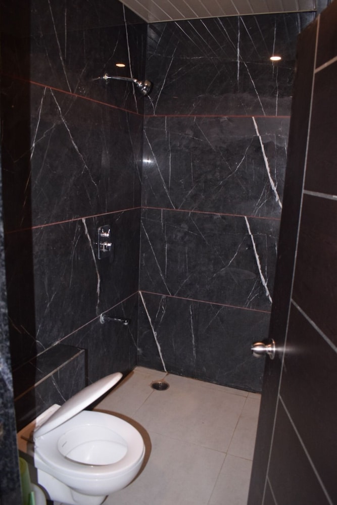 Gopi Hotel And Restaurant