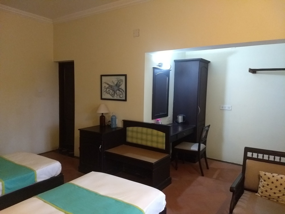 Blooming Bay - Clifftop Beach Resort