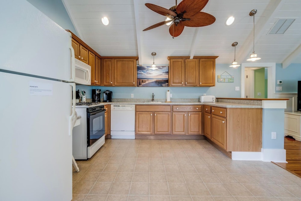Laurel Street 222c