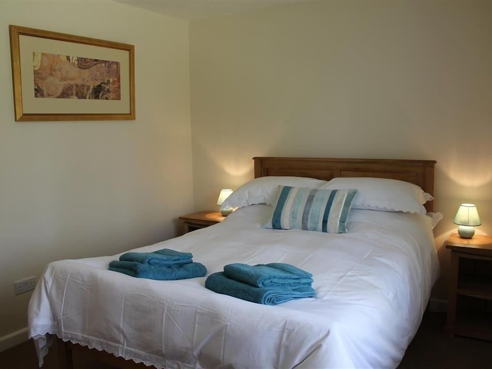 Droop Farm Cottage view 3