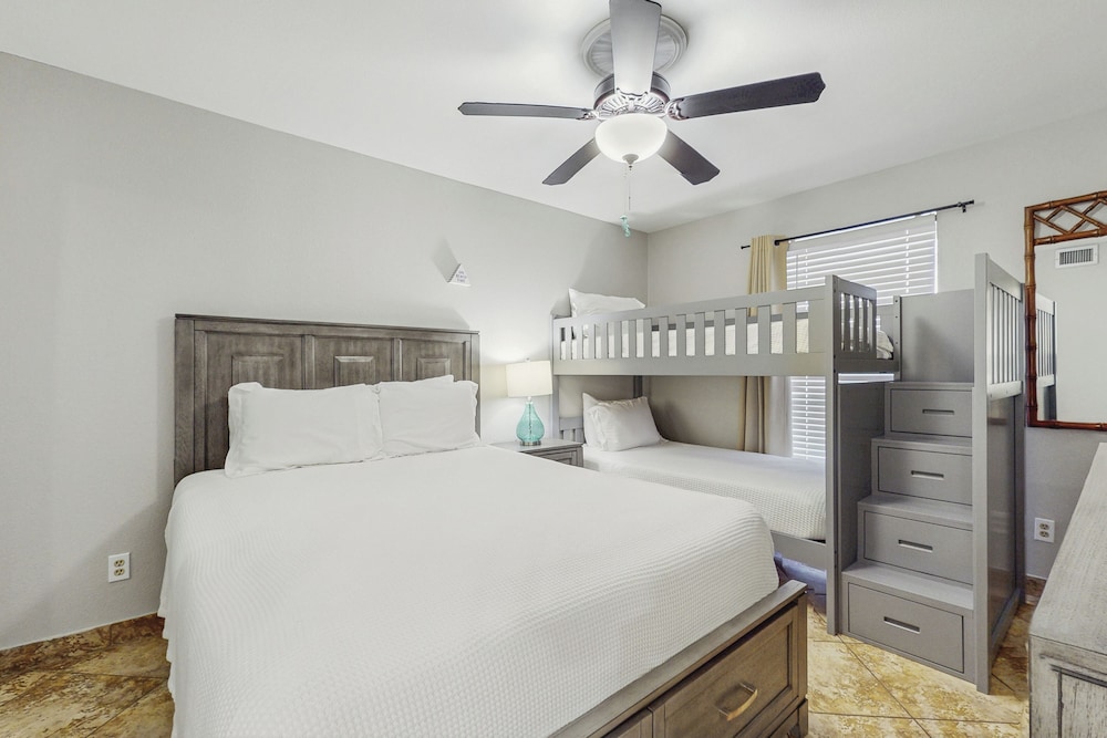 3BR Beachfront Condo w/ Pools & Balcony