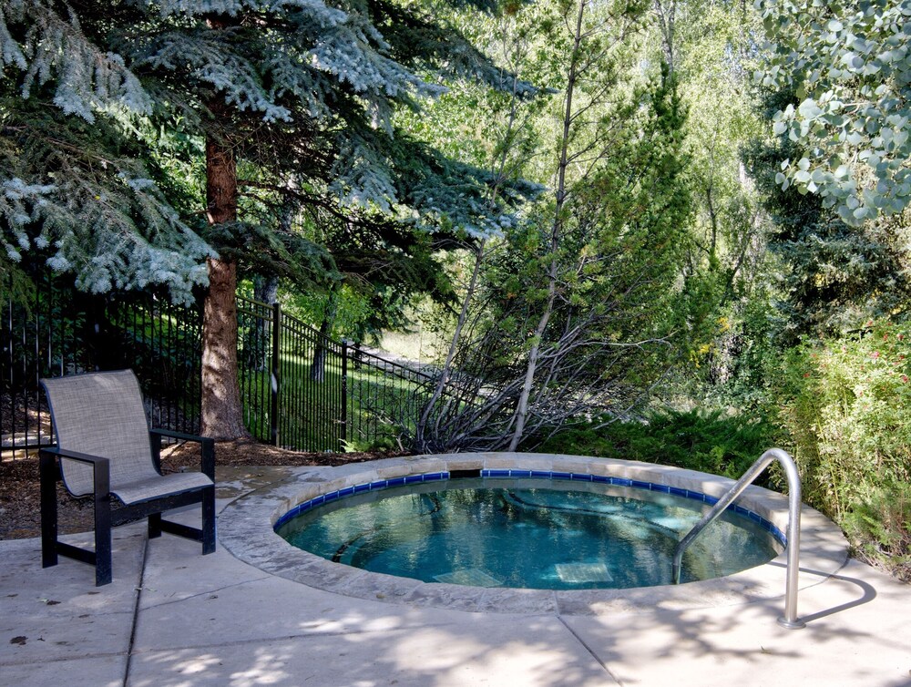 Brookside Townhome 103 3 Bedroom Townhouse