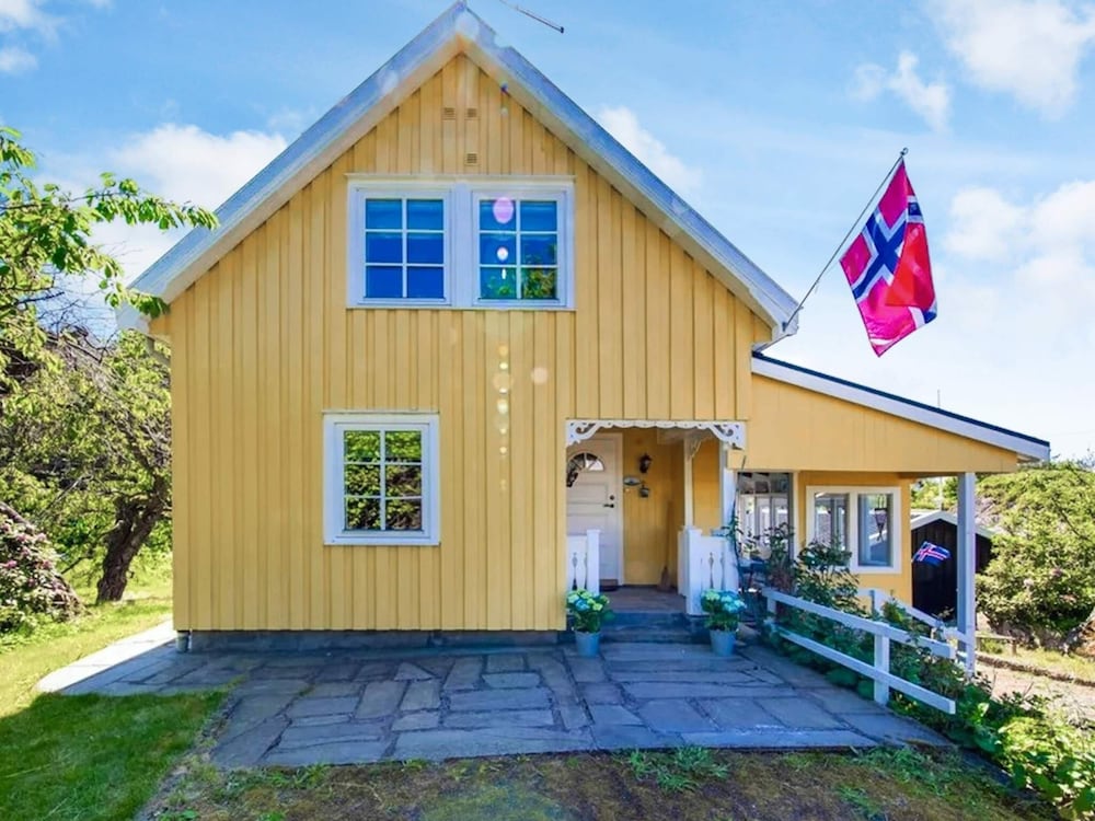 6 Person Holiday Home in Sondeled