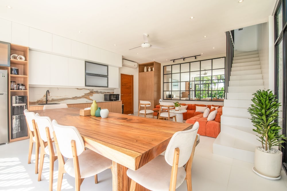 Mateo Villa Marvelous 6BR 2 Mins to Beach