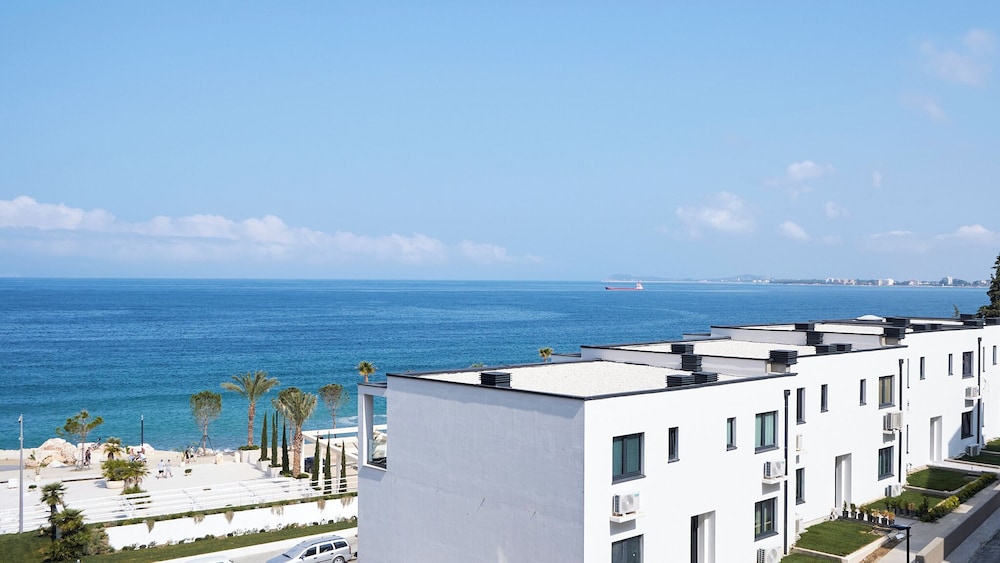 Hotel AZAR LUXURY SUITES - Image 1