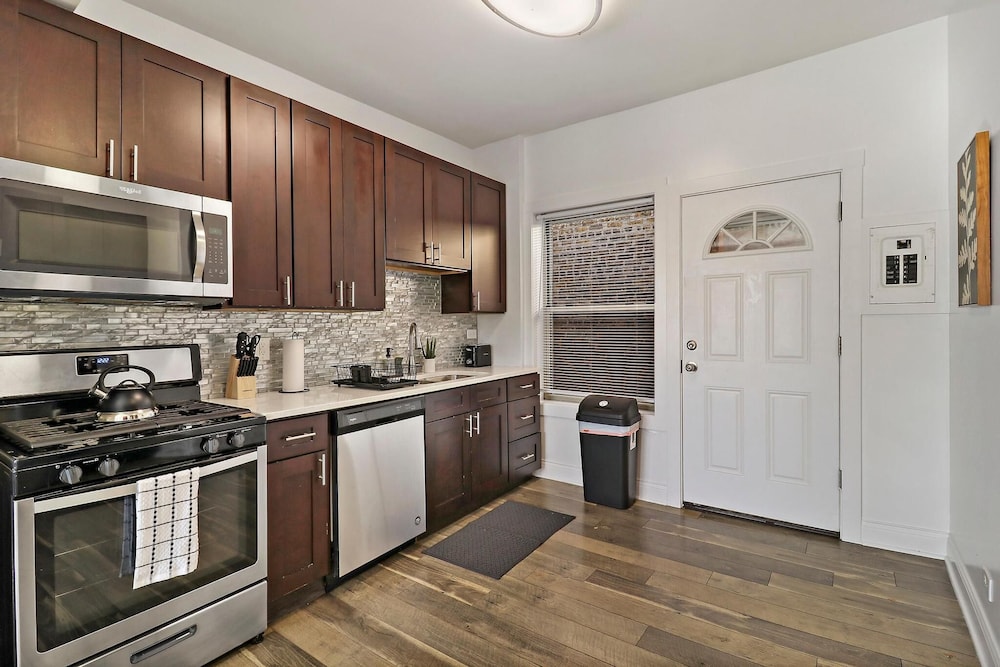 3BR Furnished Stay - Belle Plaine 2W
