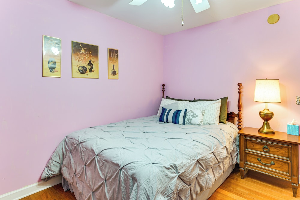 3 Mi to Historic Dtwn: Family Retreat in Beaufort!