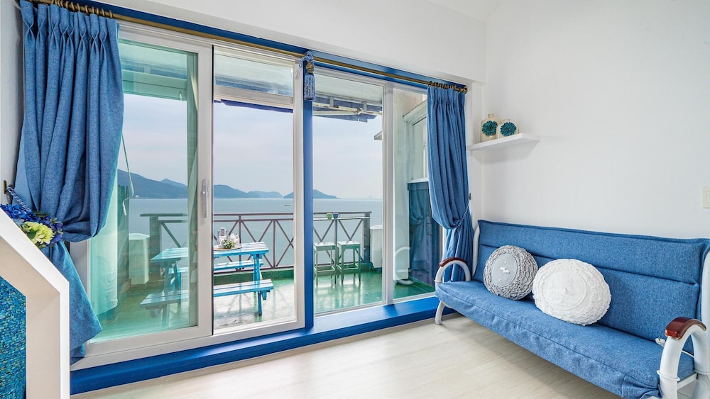 Namhae Opera House Pension