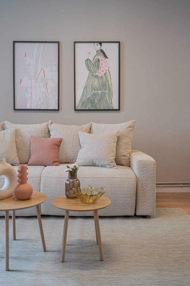 Loggia & Luxe 4BR Penthouse in Universitatii Area