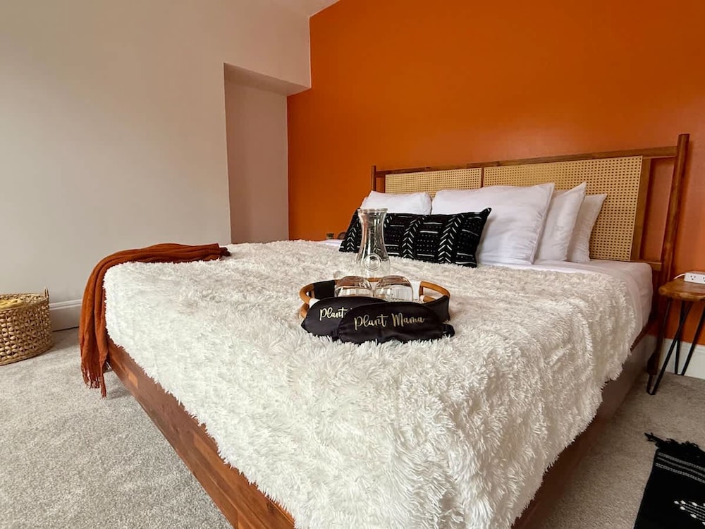 Prime Location Top Rated Free Parking