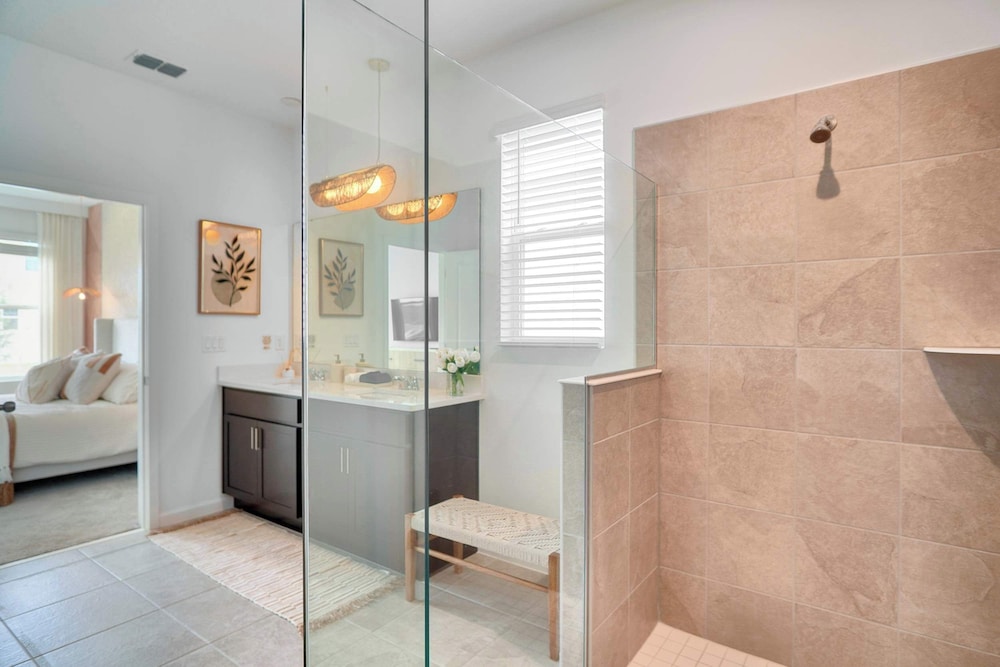 Luxury 7BR Villa, Pool, Spa & Game Room