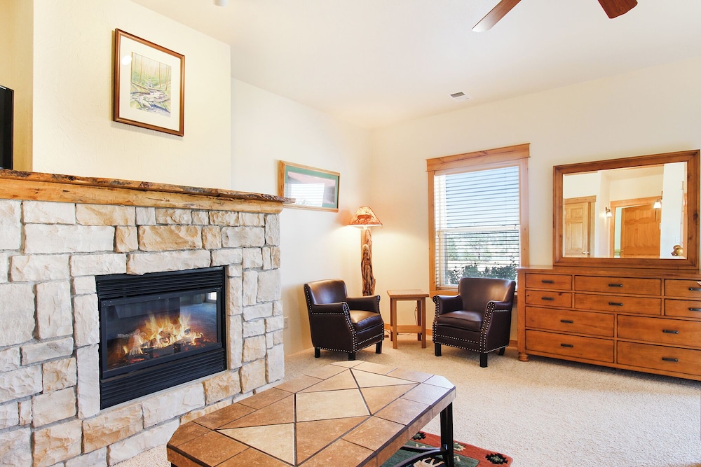 Estes Park Vacation Lodging