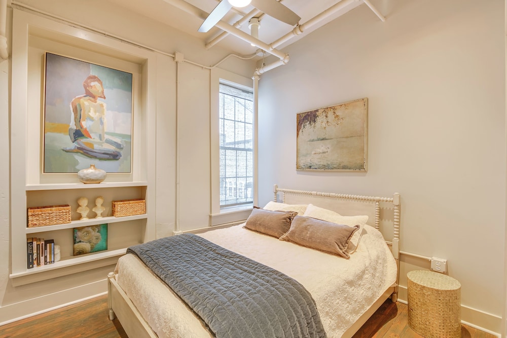 Walk to Vanderbilt: Eclectic Apt in Nashville