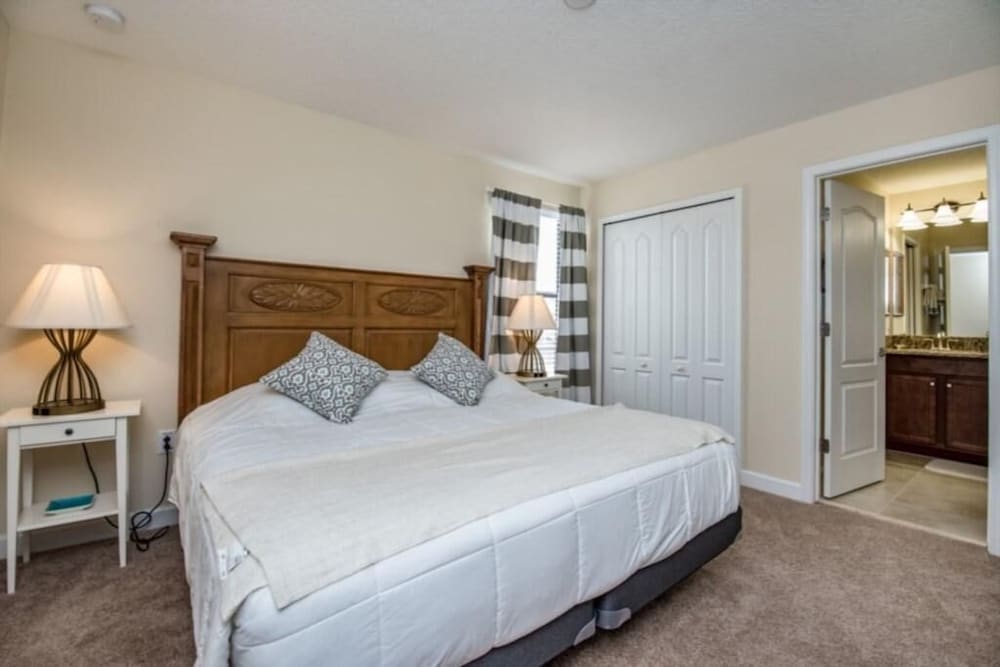 9151 WD - 5BR Villa Paradise: Private Pool