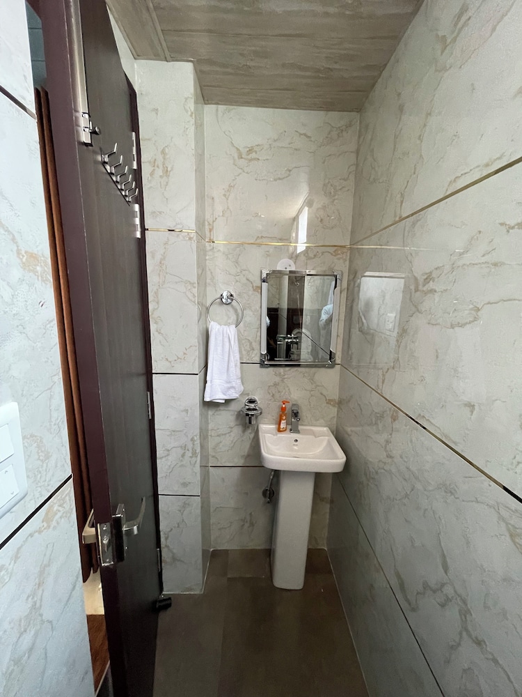 Anand residency