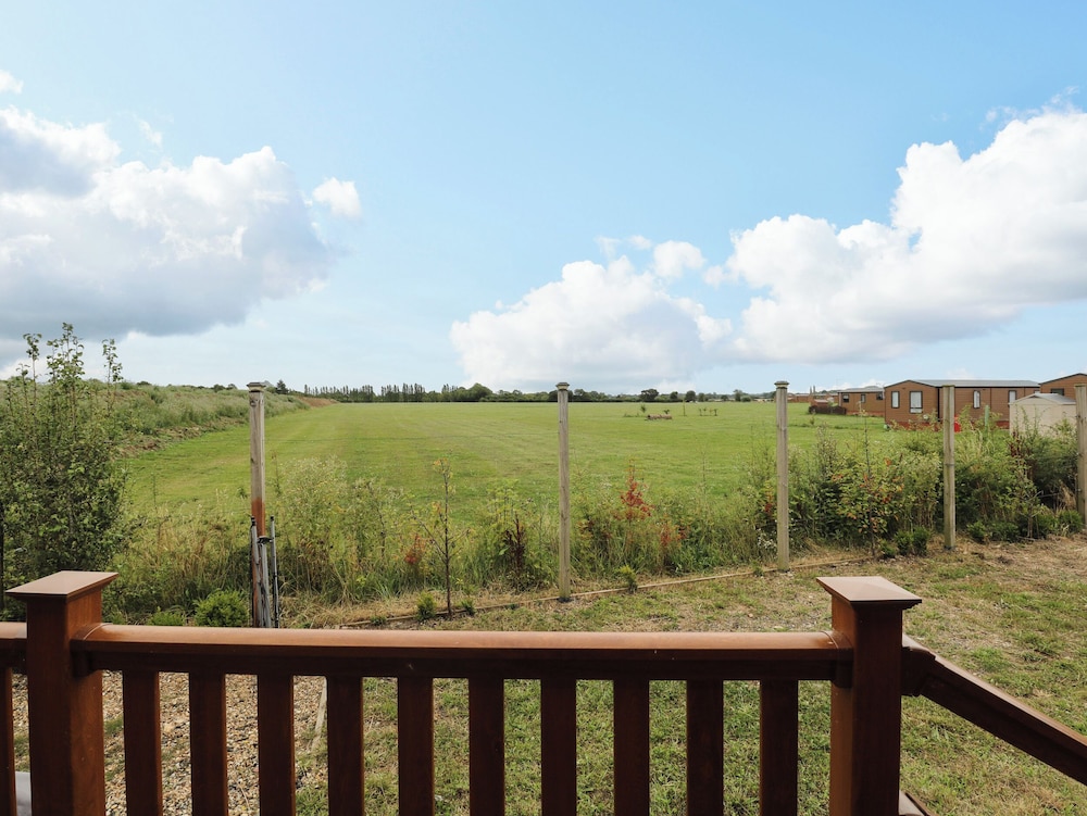Lodge 26, Fishing Lakes