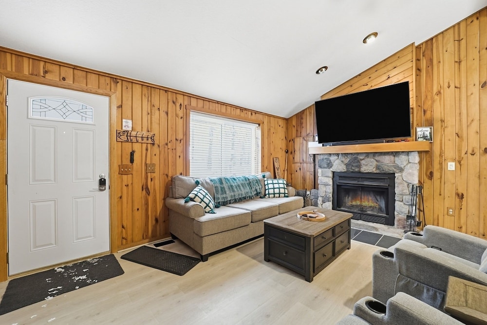 Lewiston Landing: Cozy Lake Access Getaway 3 Bedroom Home