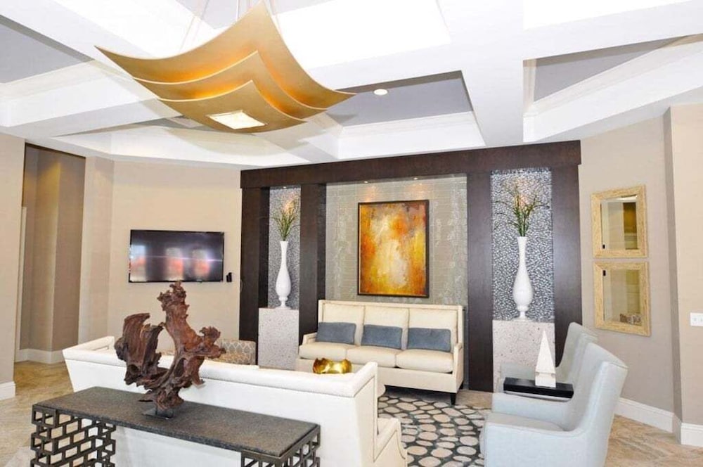 Spacious 5-Bedroom Resort Pool Home with Lake View 5 Villa