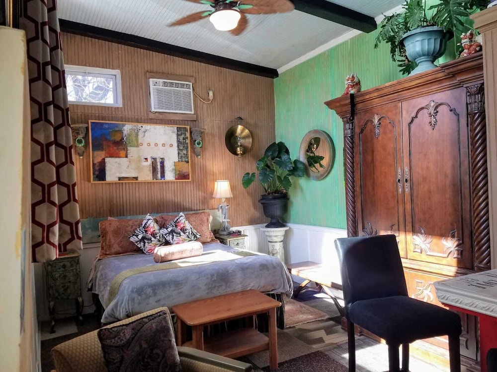 1812 Overture B&B