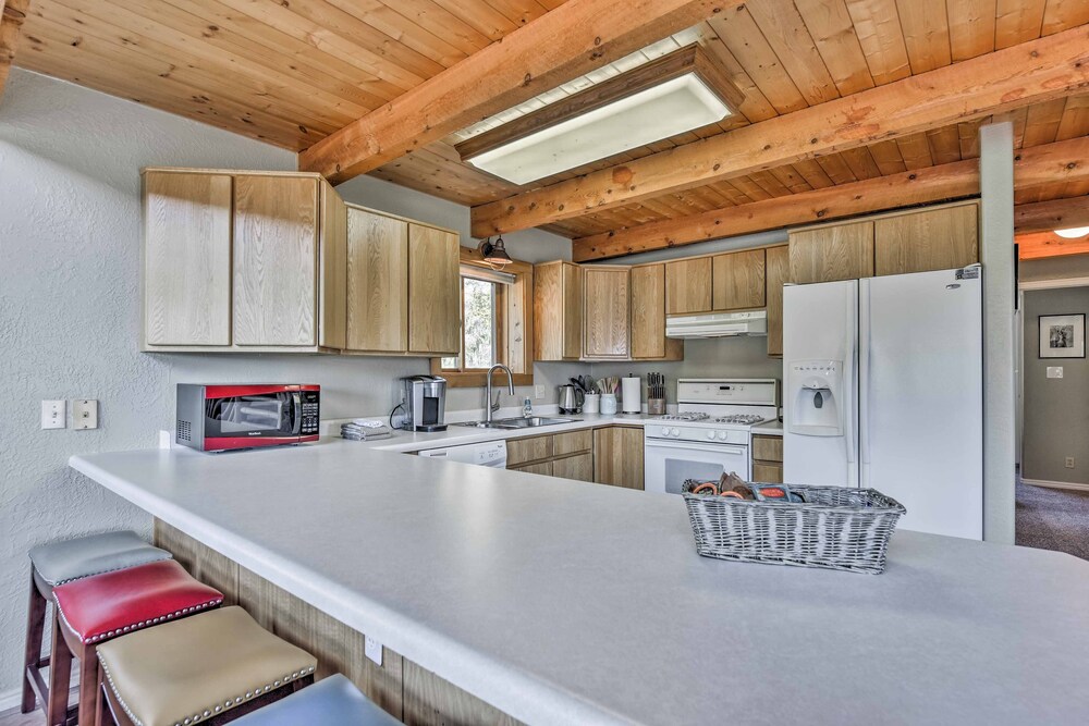 Spacious Hilltop Cabin w/ Deck & Scenic Views! view 4