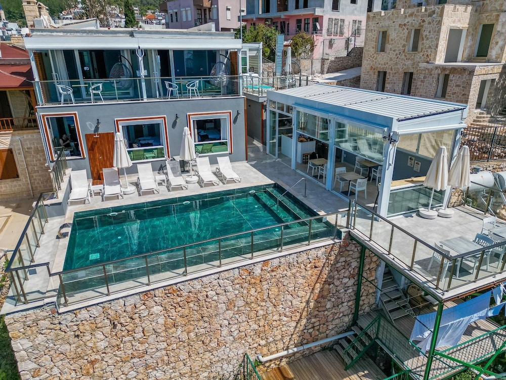 Un Amor Otel (+16) - Image 99