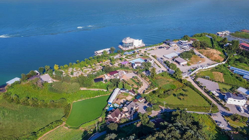 Photo 37
