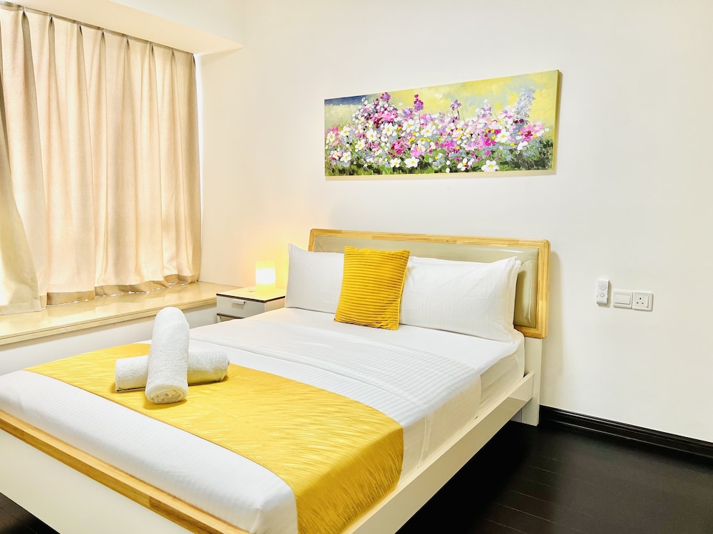 R&F PRINCESS COVE BY HOMEFORT SUITES