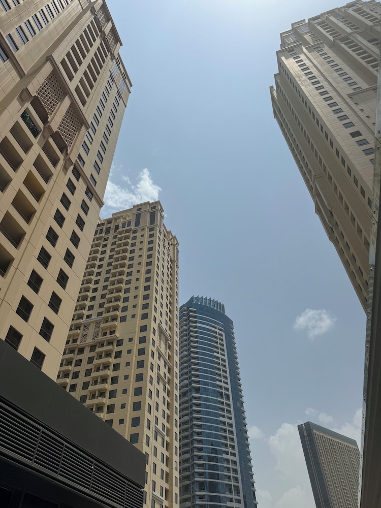 La vie en rose Hostel