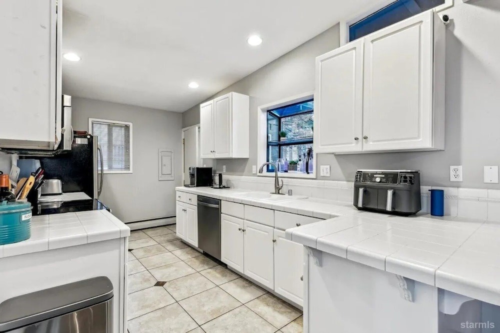 3748 Terrace Drive 5 Bedroom Home