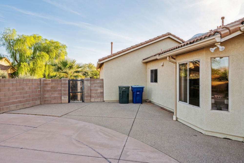 The Perfect Family Escape: Spacious And Cozy 5 Bedroom Home by RedAwning view 4