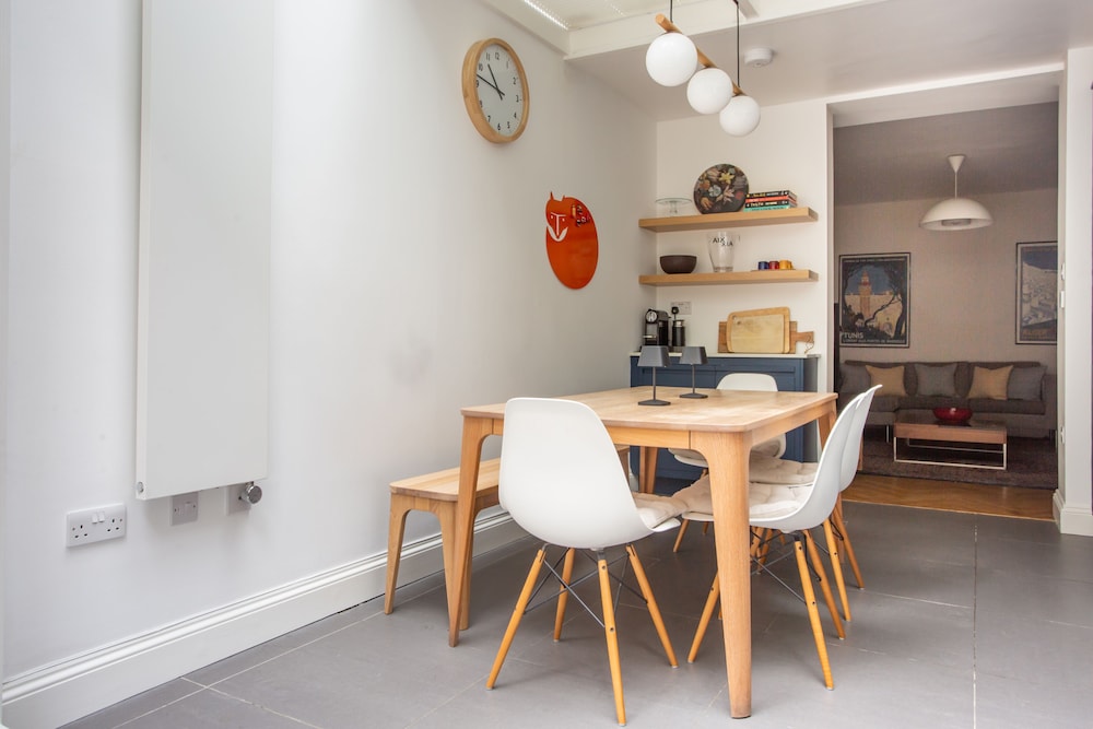 Ossington Street by Onefinestay