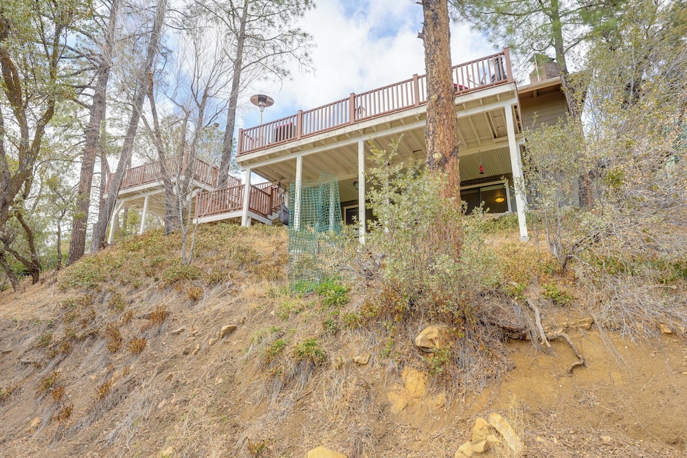 Mtn Views & Multi-level Deck: Prescott Paradise!