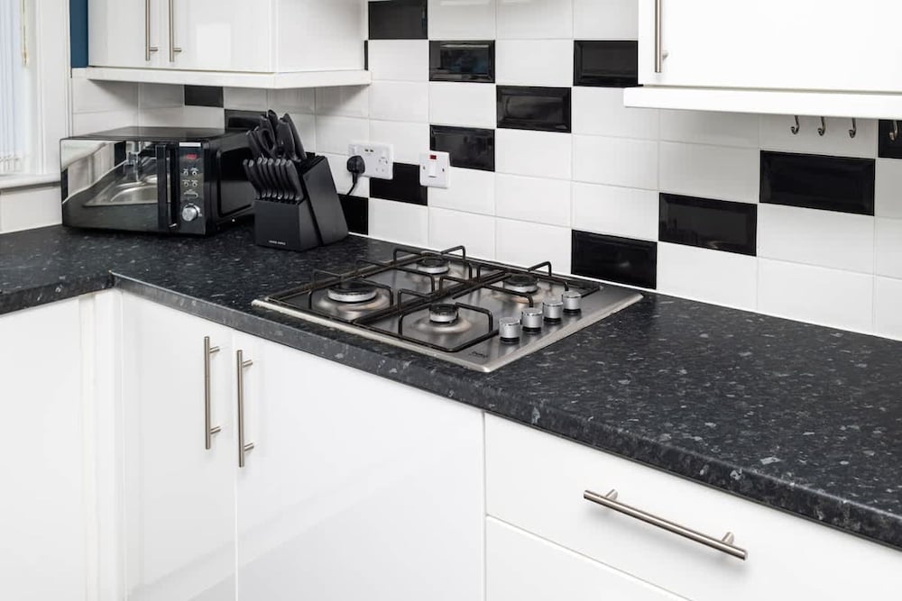2 Bedroom House-free Parking