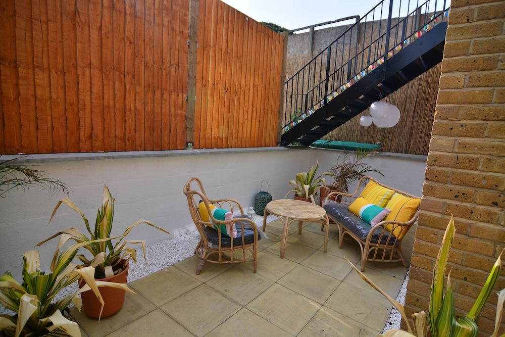 outdoor bbq area