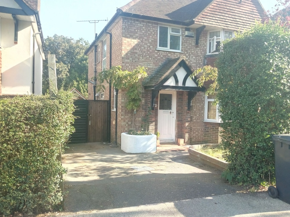 Guildford Vacations - Rooms in Guildford Surrey - Property Image 7