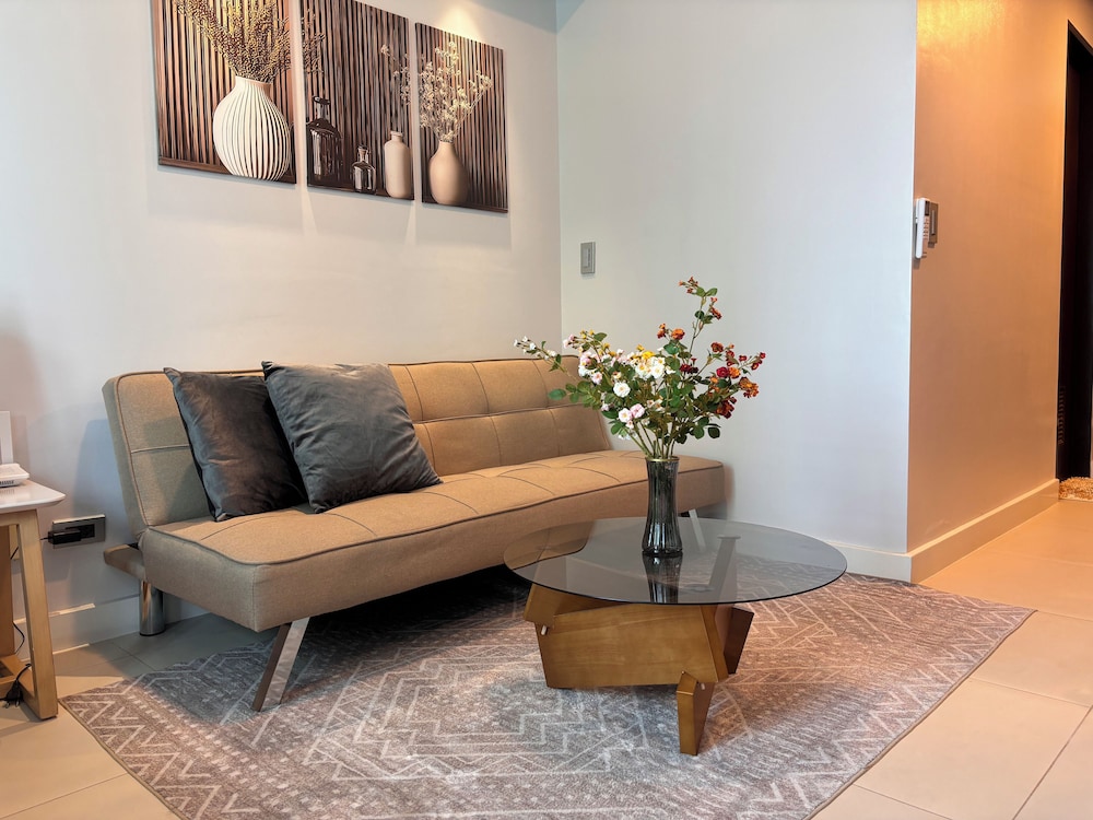 Virgo Nest Rentals - 38th Park Ave, IT Park Cebu - City View