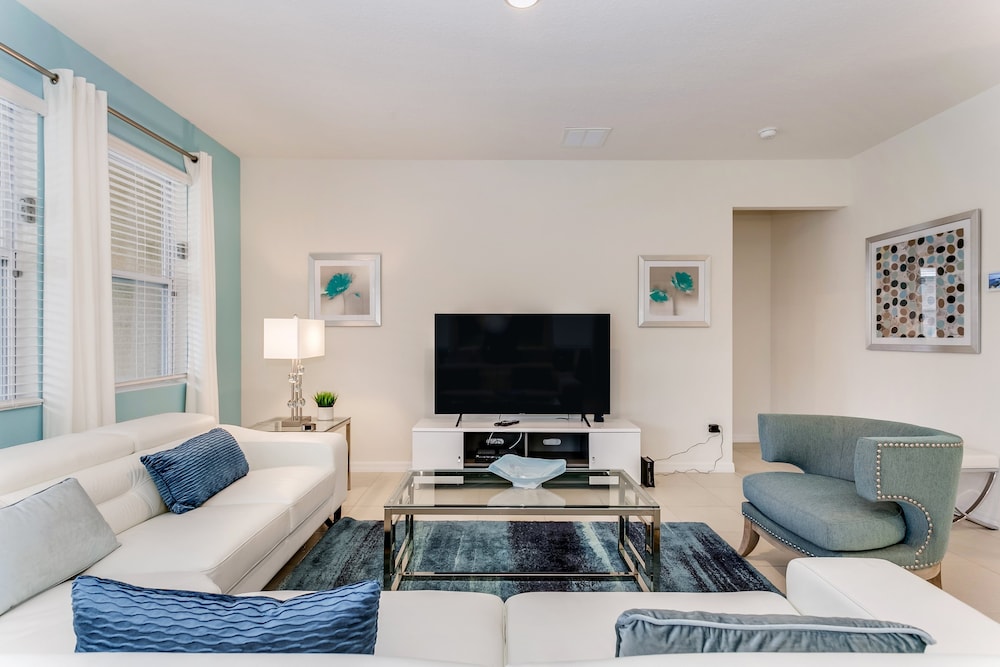 Exceptional 5 Bed 4,5 Ba Villa Gamerm - Image 3