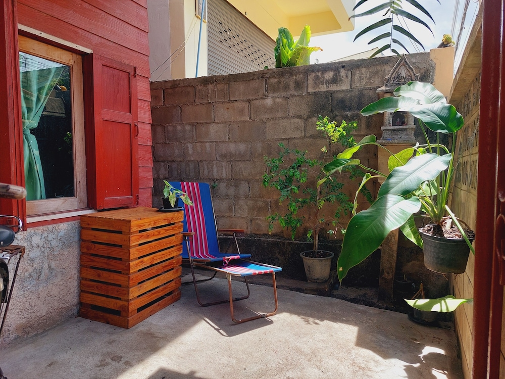 Baan Baan Hostel