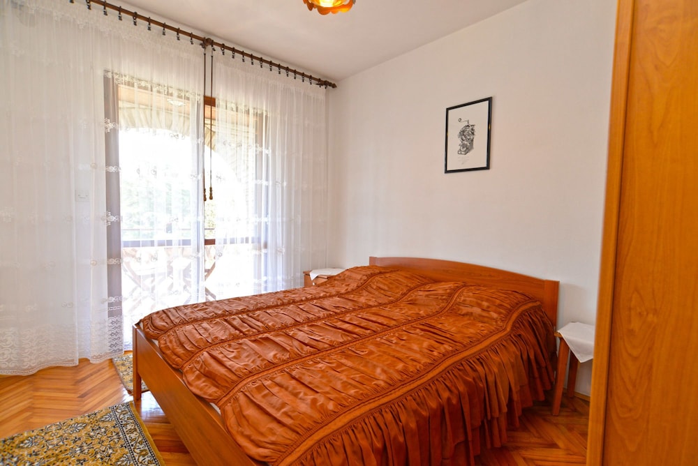 Apartment 1633 view 4
