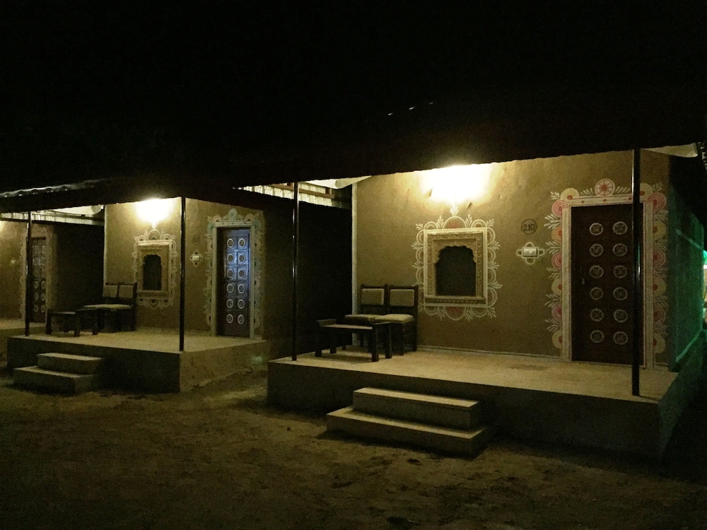 Desert Glamping