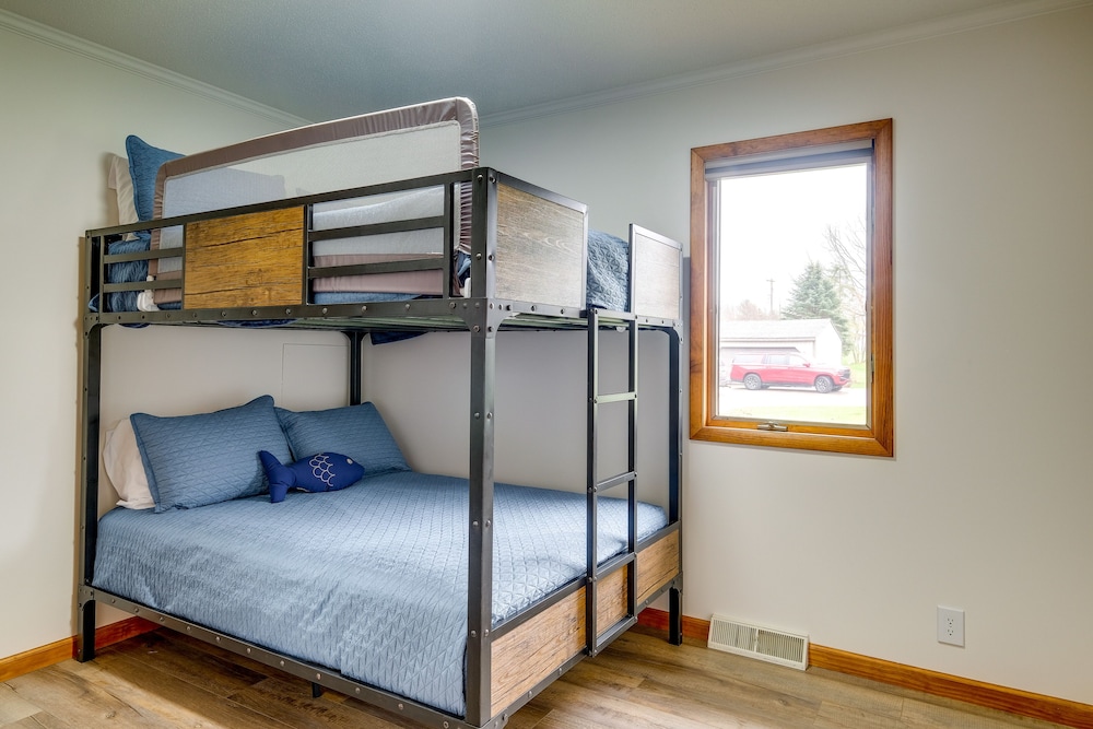 Cadillac Vacations - Cadillac Vacation Rental w/ Dock on Lake Mitchell! - Property Image 3