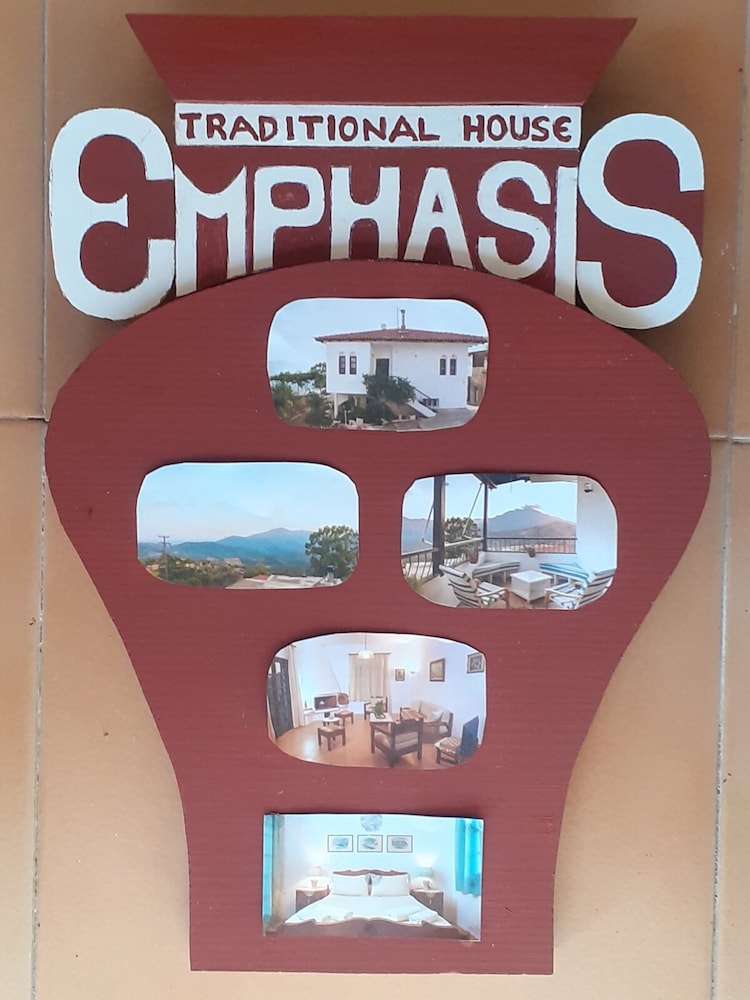 Emphasis Traditional House