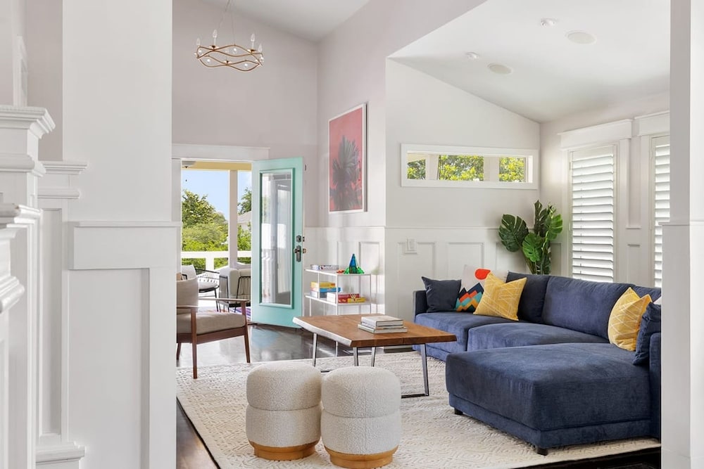 Woodward Way Luxe Villa Near Beach w Pool Hot Tub Stocked Chef s Kitchen